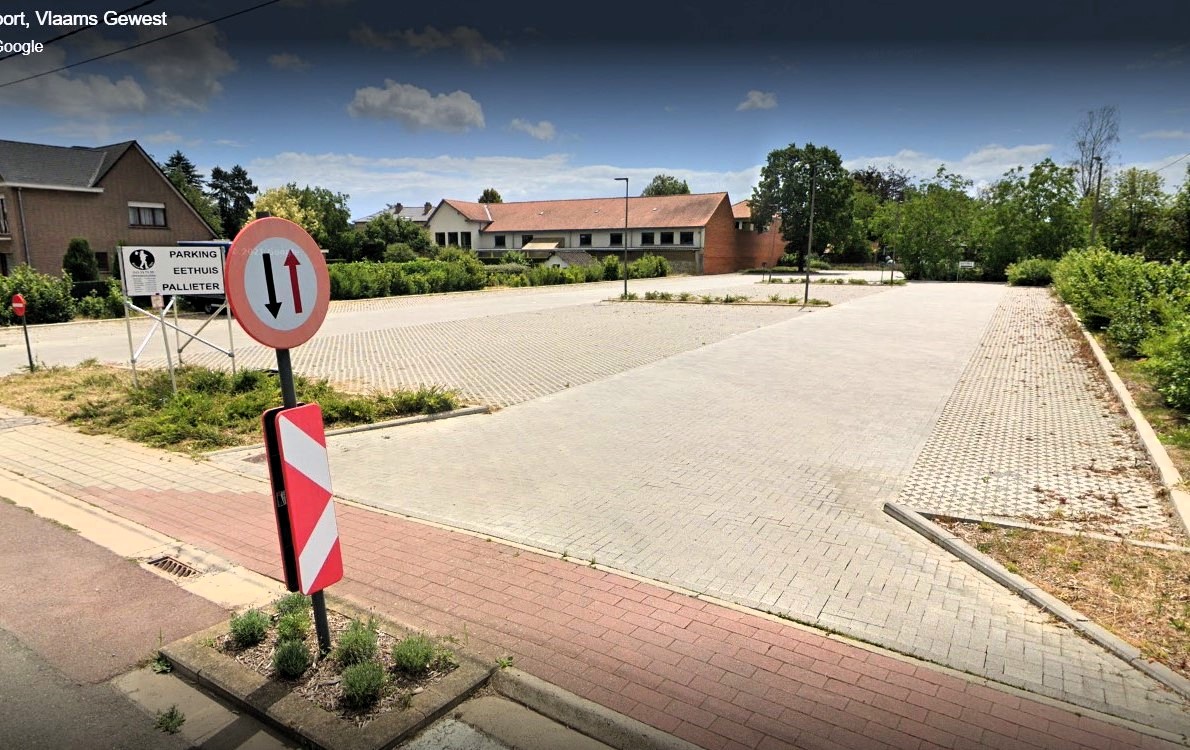 De vergoeding voor het gebruik van de parking door de lagere school verviervoudigt naar 20.000 euro